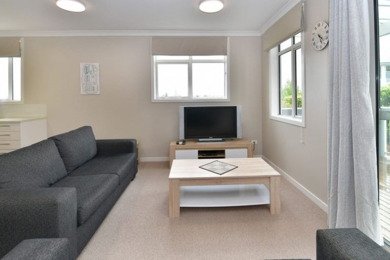 Photo of property in 76 Rewa Rewa Lane, Orewa, 0931