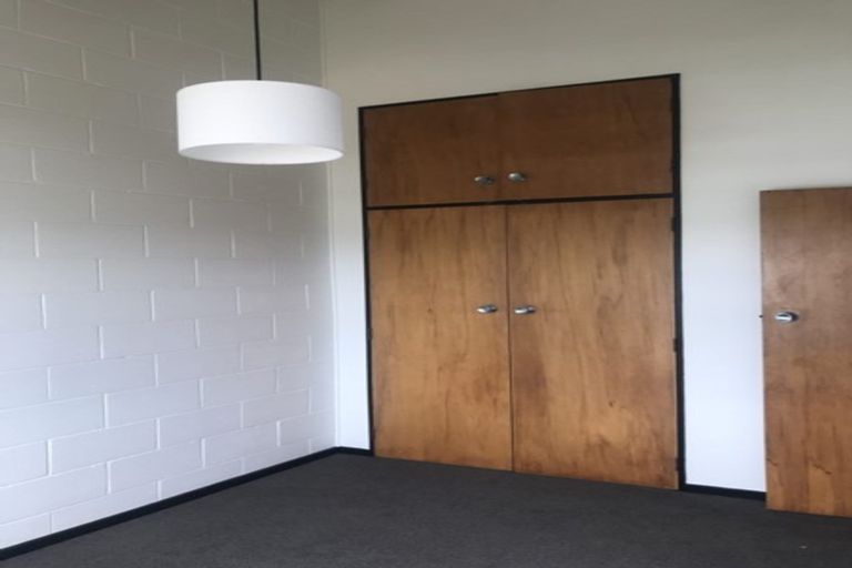 Photo of property in 12a Waiwera Crescent, Maupuia, Wellington, 6022