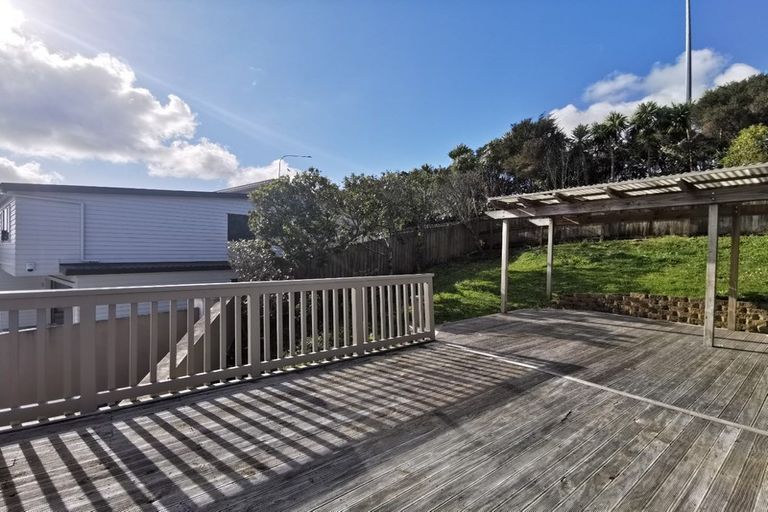 Photo of property in 19 Cricklade Terrace, Windsor Park, Auckland, 0632