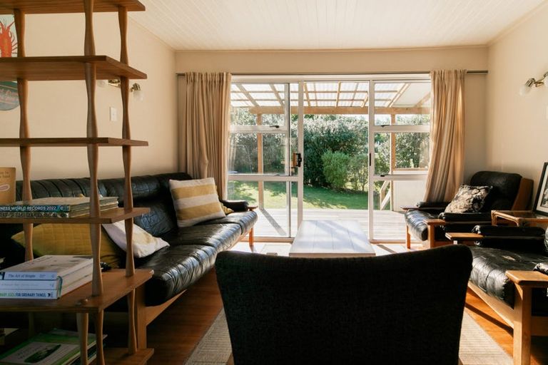 Photo of property in 19 Kapiti Place, Kairakau, Elsthorpe, 4295