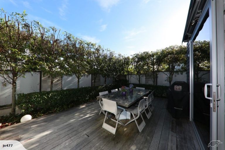 Photo of property in 25 St Michaels Avenue, Point Chevalier, Auckland, 1022