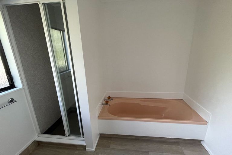 Photo of property in 2/107 Lake Road, Northcote, Auckland, 0627