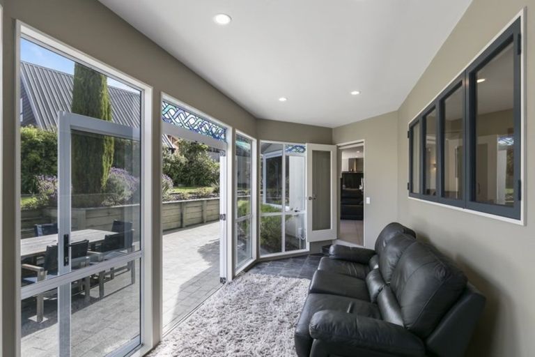 Photo of property in 19 Molyneux Close, Whitby, Porirua, 5024