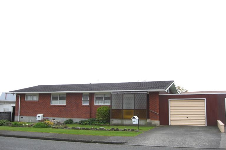 Photo of property in 4 Parsons Street, Vogeltown, New Plymouth, 4310