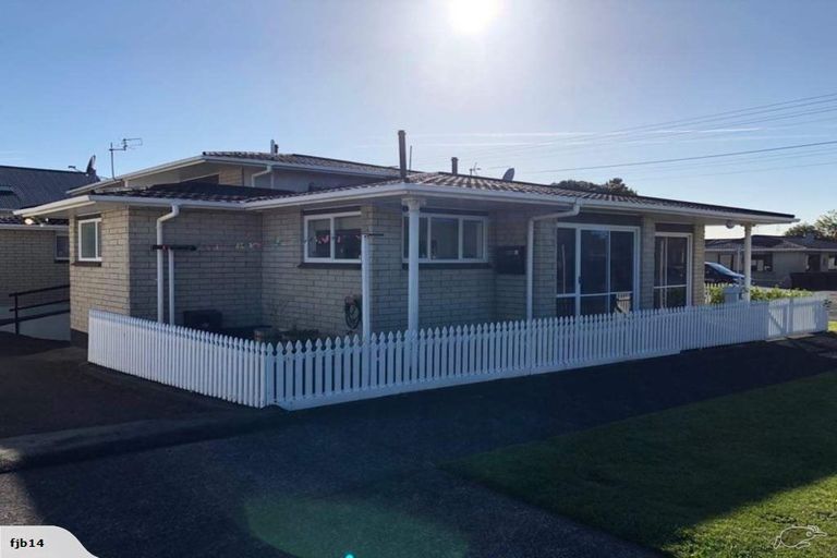 Photo of property in 82 Tukapa Street, Westown, New Plymouth, 4310