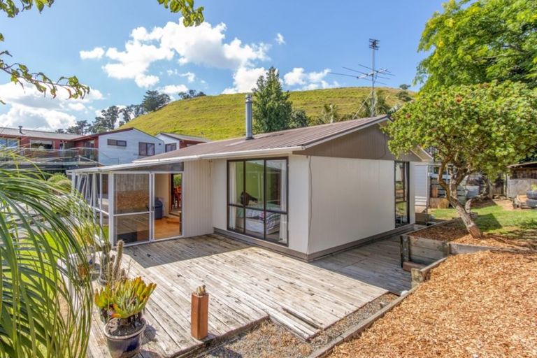 Photo of property in 5a Matchett Way, Mangere Bridge, Auckland, 2022