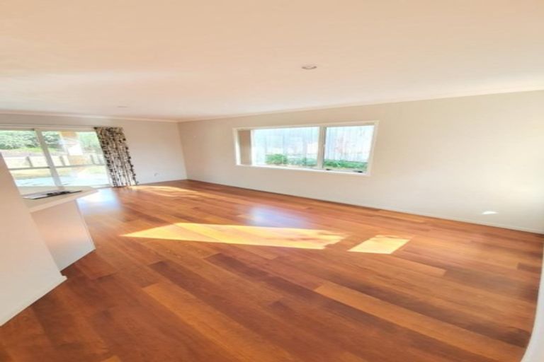 Photo of property in 7 Cooladerry Place, Rosehill, Papakura, 2113