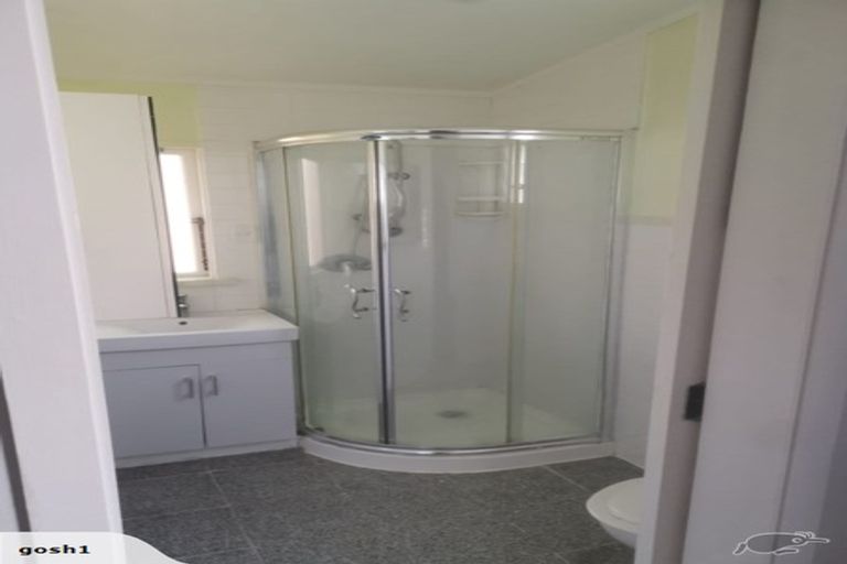 Photo of property in 8b Waimana Road, Conifer Grove, Takanini, 2112