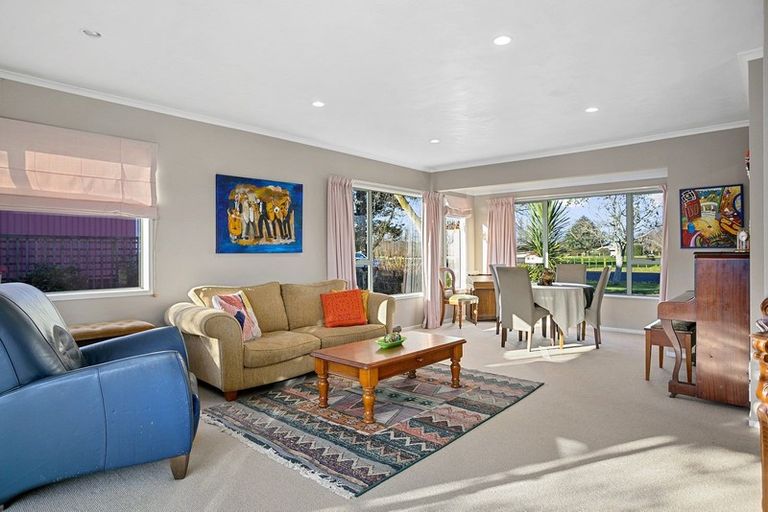 Photo of property in 63 Carlyle Street, Leamington, Cambridge, 3432