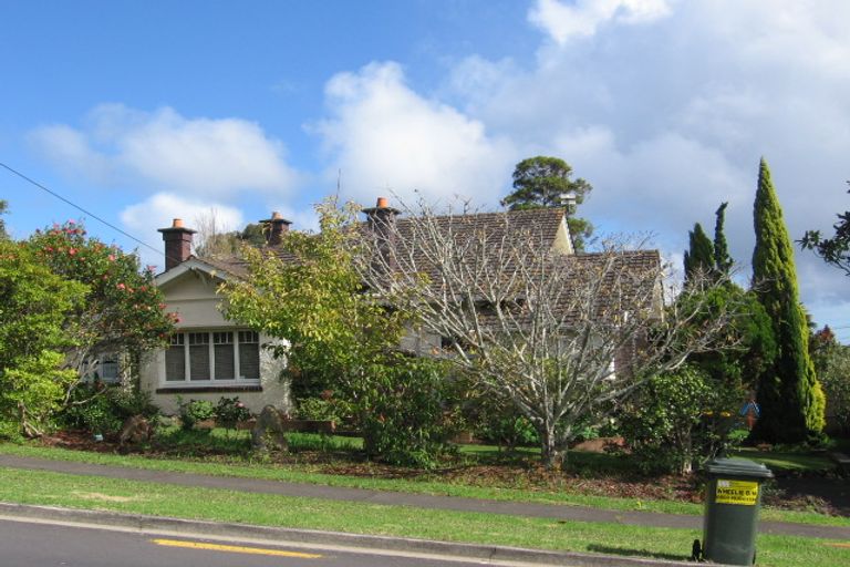 Photo of property in 21 Evans Road, Glen Eden, Auckland, 0602