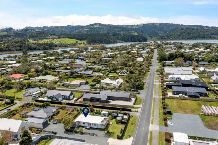 Photo of property in 233a Point Wells Road, Point Wells, 0986