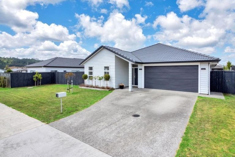 Photo of property in 3 Kuawa Drive, Kumeu, 0810