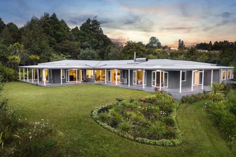 Photo of property in 249 Forest Hill Road, Waiatarua, Auckland, 0612