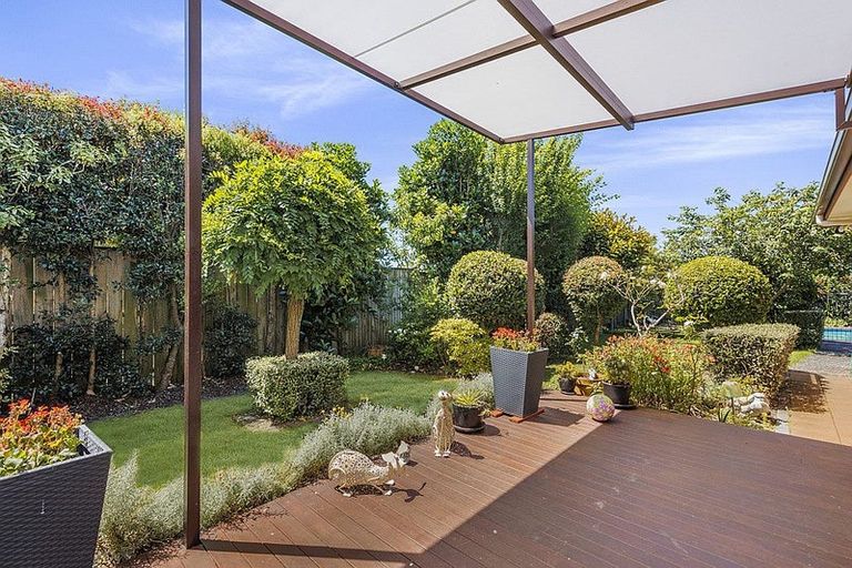 Photo of property in 11 Allerton Place, Wattle Downs, Auckland, 2103