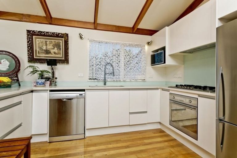 Photo of property in 421 East Coast Road, Mairangi Bay, Auckland, 0630