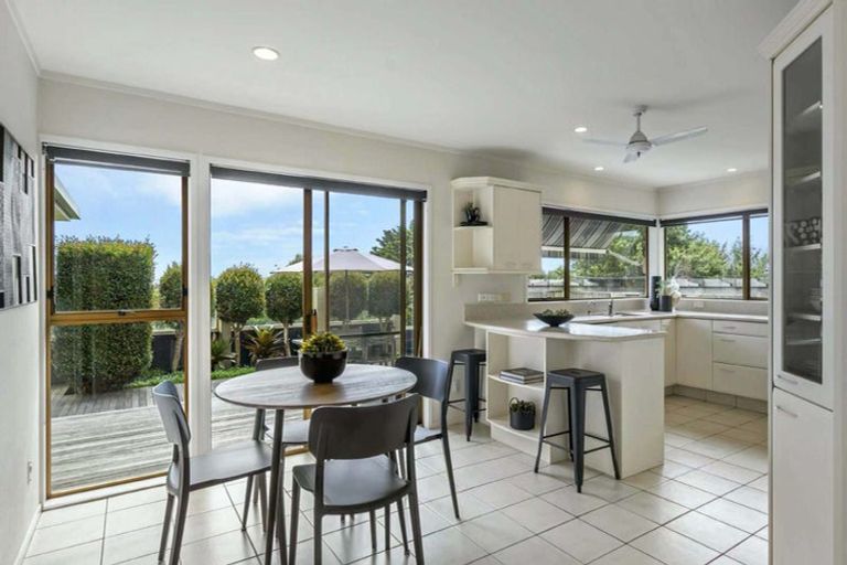 Photo of property in 370 Point View Drive, Shamrock Park, Auckland, 2016