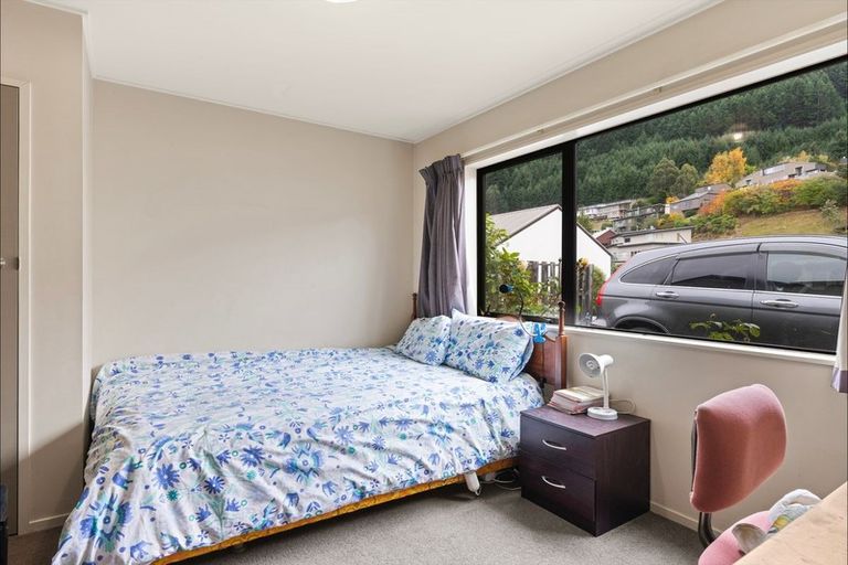 Photo of property in 4b Watts Road, Fernhill, Queenstown, 9300