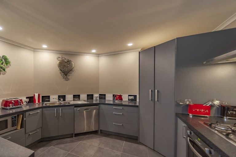 Photo of property in 6 Waitaha Place, Clive, 4102