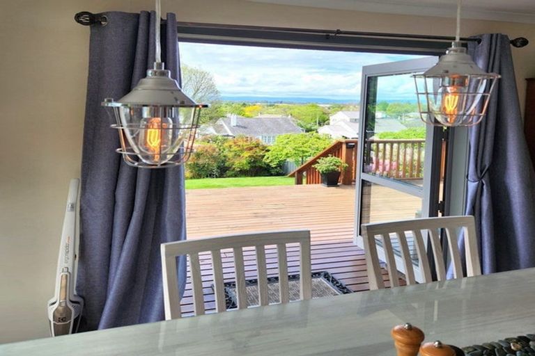 Photo of property in 28 Wellesley Street, Feilding, 4702