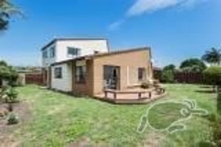 Photo of property in 2/30 Vivian Wilson Drive, Eastern Beach, Auckland, 2012