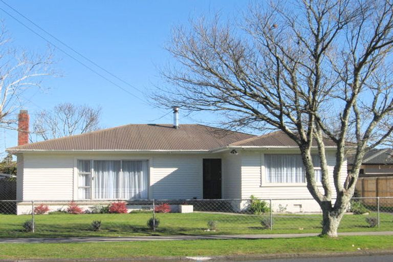Photo of property in 2/49 Kelvin Road, Papakura, 2110