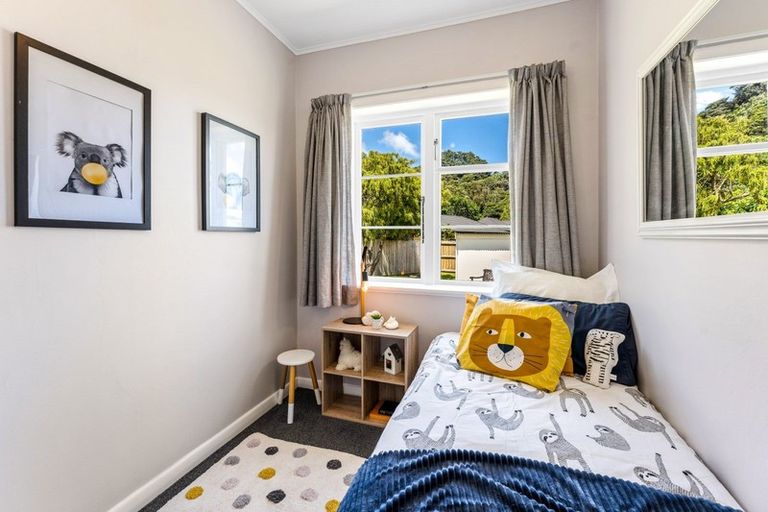 Photo of property in 16 Tyndall Street, Waiwhetu, Lower Hutt, 5010