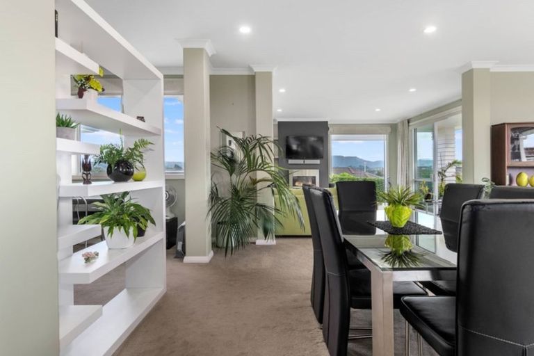 Photo of property in 2 Lynley Park Drive, Omokoroa, 3114