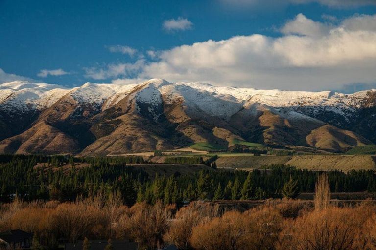 Photo of property in 33 Atkins Road, Luggate, Wanaka, 9382