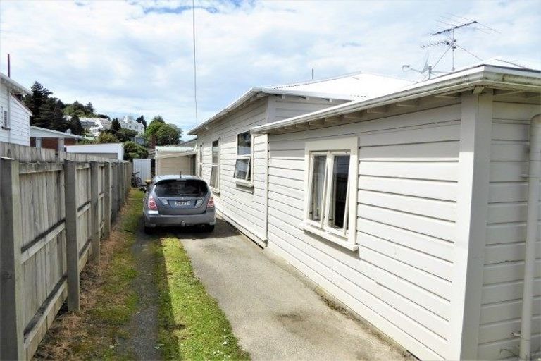 Photo of property in 18 Gladstone Road, North East Valley, Dunedin, 9010