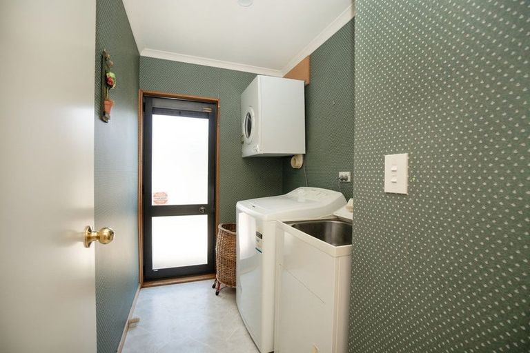 Photo of property in 20 Strachan Way, Highbury, Palmerston North, 4412