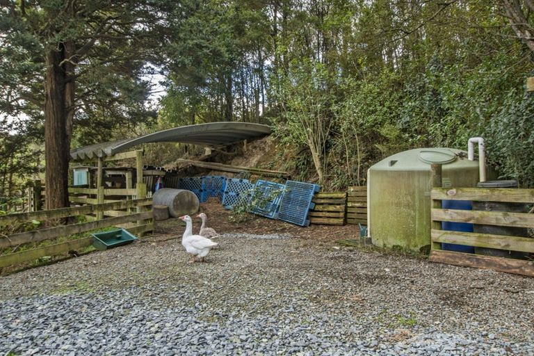 Photo of property in 54 Paparoa Station Road, Paparoa, 0571