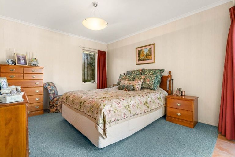 Photo of property in 16 Mcleod Place, Papamoa Beach, Papamoa, 3118