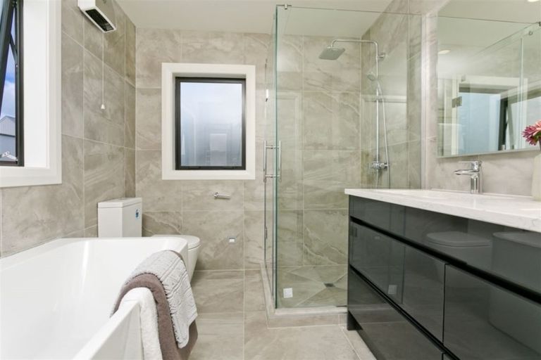 Photo of property in 14 Windlass Street, Long Bay, Auckland, 0630