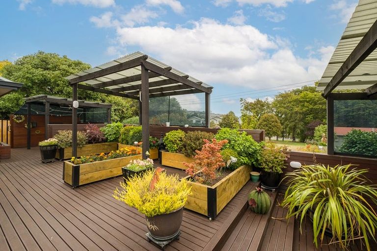 Photo of property in 2 Whaka Terrace, Huntsbury, Christchurch, 8022