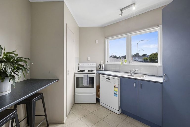 Photo of property in 4/184 Powderham Street, New Plymouth, 4310