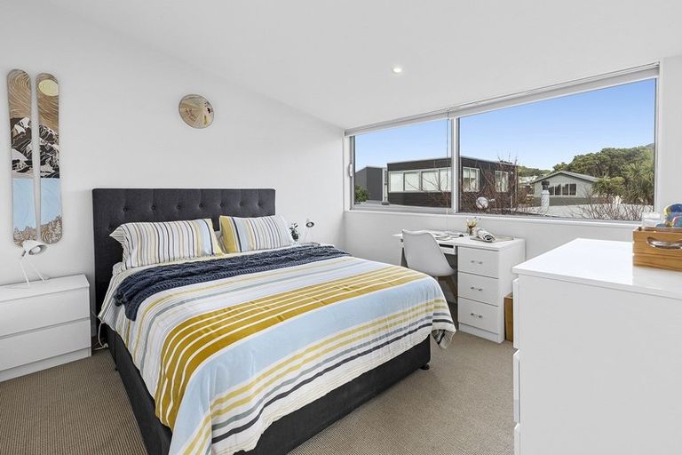 Photo of property in 5 Boardwalk Lane, Seatoun, Wellington, 6022