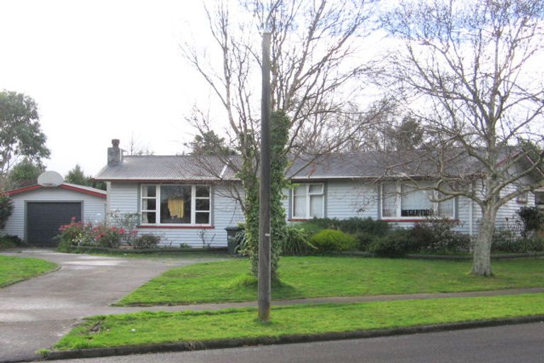 Photo of property in 11 Ruamahanga Crescent, Terrace End, Palmerston North, 4410