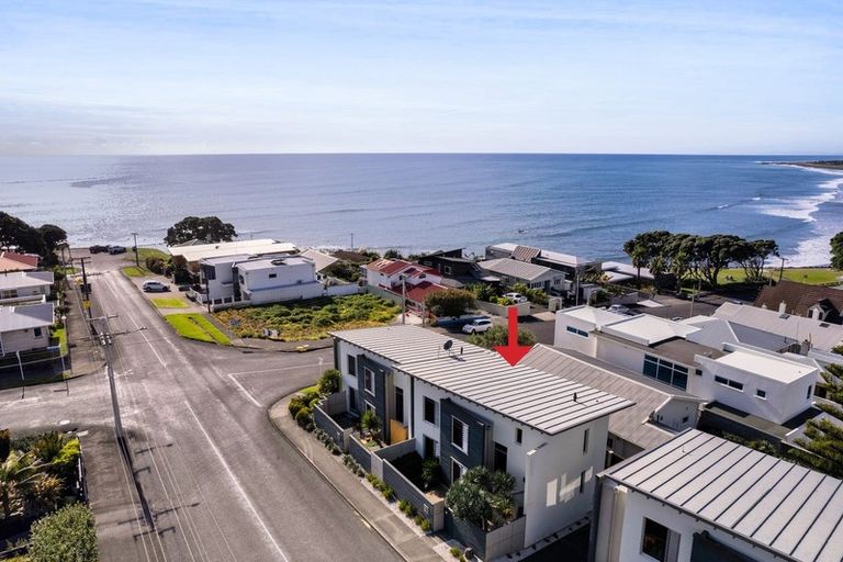 Photo of property in 90b Buller Street, New Plymouth, 4312