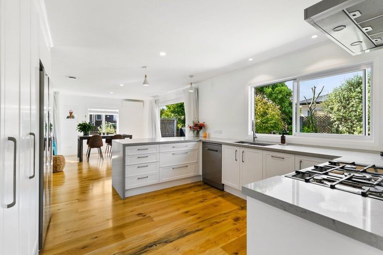 Photo of property in 12 Rheingold Place, Huapai, Kumeu, 0810