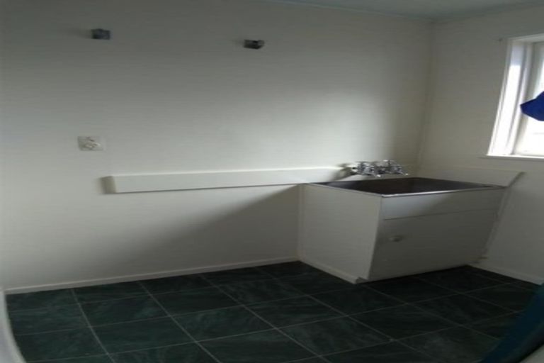 Photo of property in 2/5 Addison Drive, Glendene, Auckland, 0602