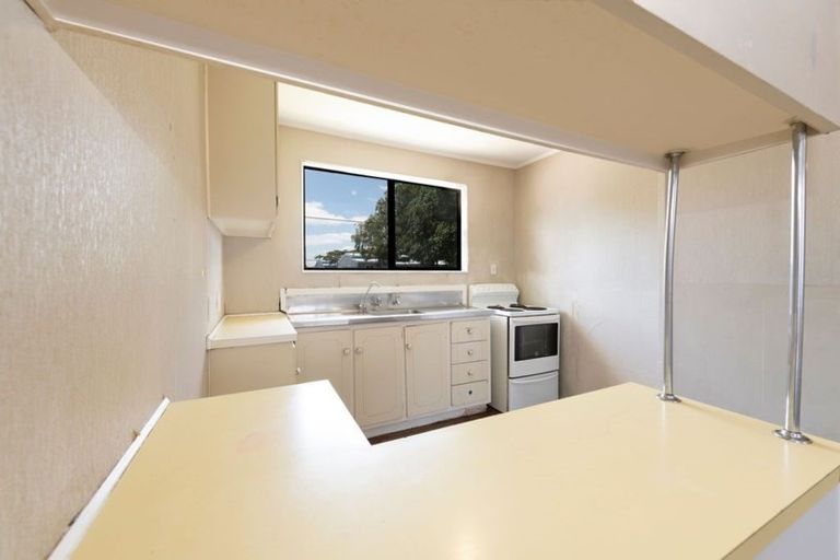 Photo of property in 1/41 Taitimu Drive, Weymouth, Auckland, 2103