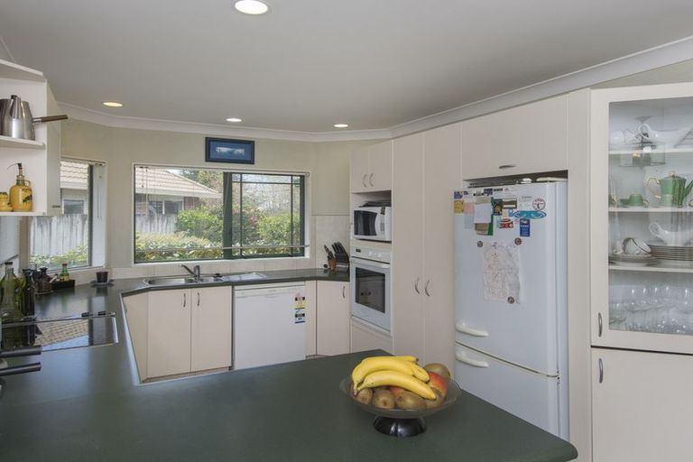 Photo of property in 14 Ridgemount Terrace, Welcome Bay, Tauranga, 3112
