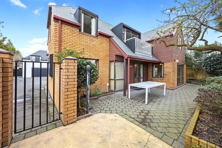 Photo of property in 1/37c Glenharrow Avenue, Avonhead, Christchurch, 8042