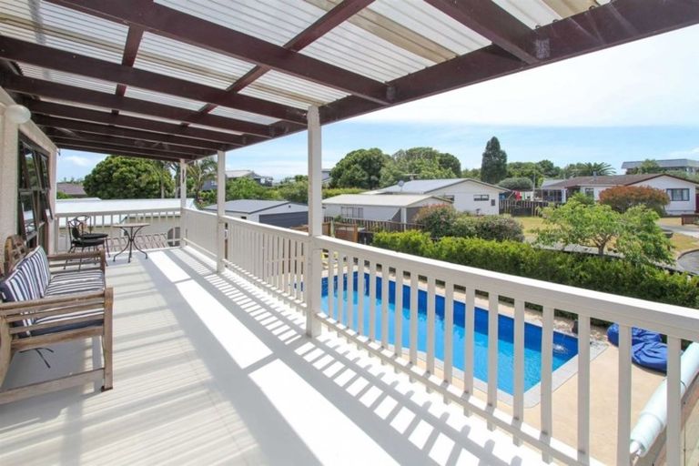 Photo of property in 33 Stella Drive, Clarks Beach, 2122