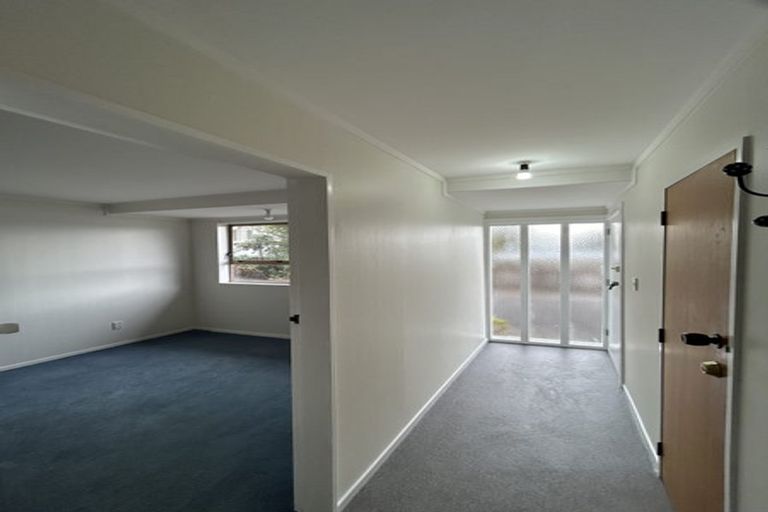 Photo of property in 2/13 Upper Bourke Street, Kilbirnie, Wellington, 6022