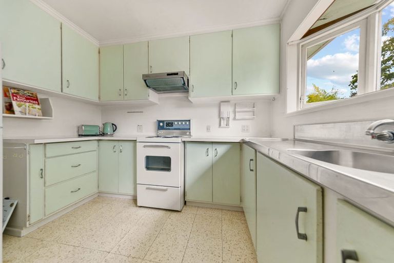 Photo of property in 4 Kay Road, Swanson, Auckland, 0614