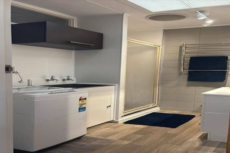 Photo of property in 14 Clendon Court, Roslyn, Palmerston North, 4414