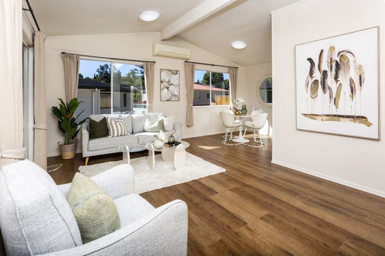 Photo of property in 43 Valley View Road, Glenfield, Auckland, 0629