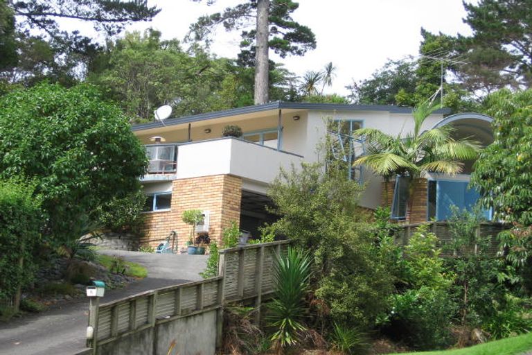 Photo of property in 6 Tree Fern Trail, Campbells Bay, Auckland, 0630