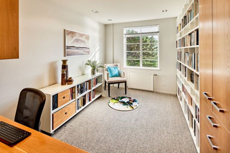 Photo of property in Wharenui Apartments, 274 Oriental Parade, Oriental Bay, Wellington, 6011